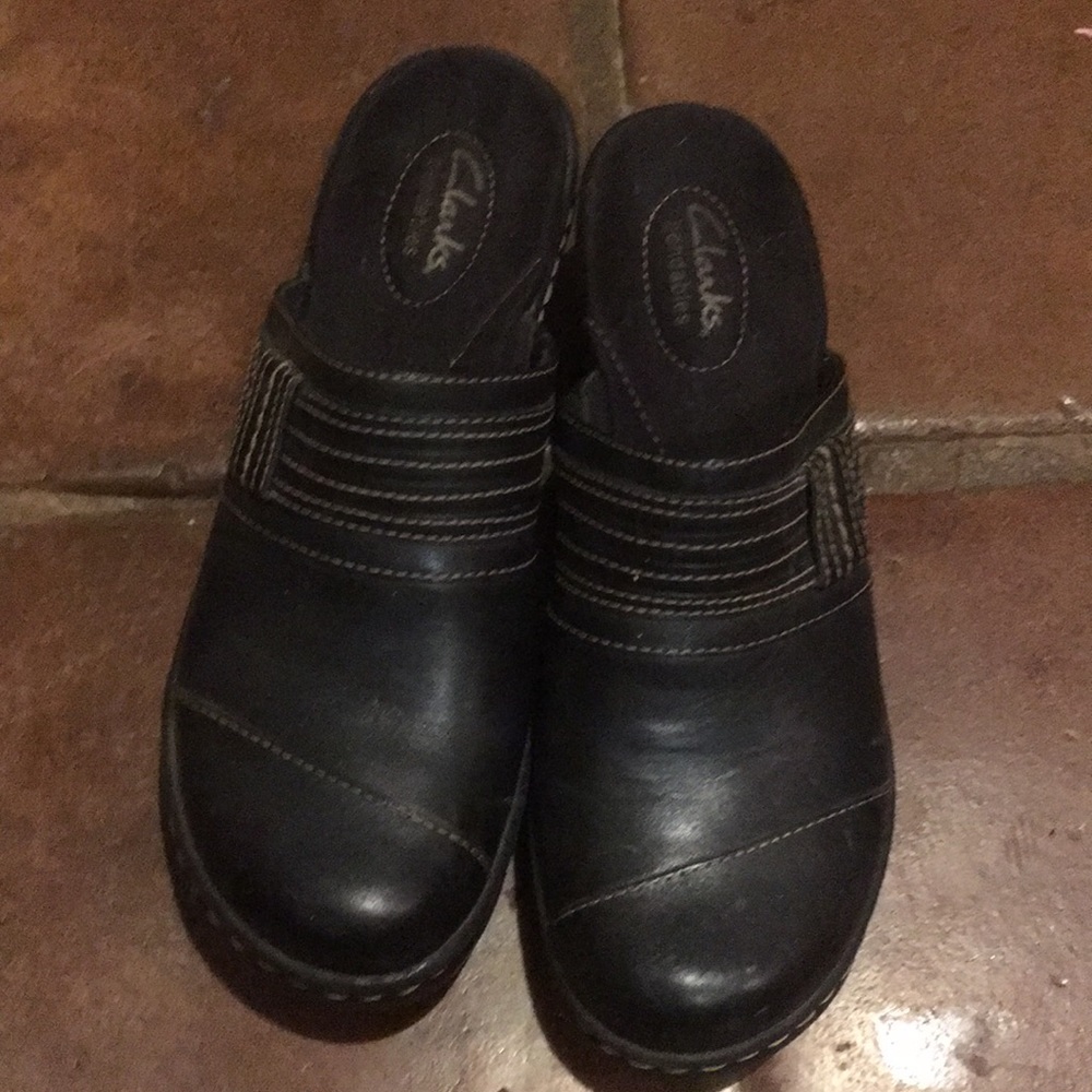 Clarks black clogs
